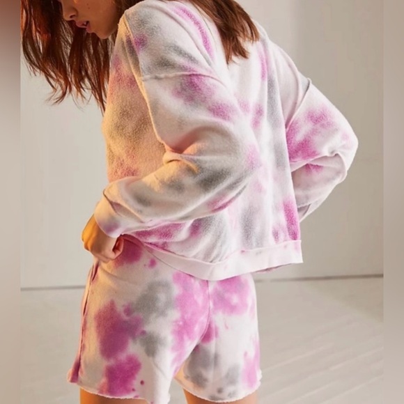 SOLD OUT❤️Free People Tie Dyed White, Pink, Gray Super Soft Sweater & Shorts Set - Picture 3 of 9